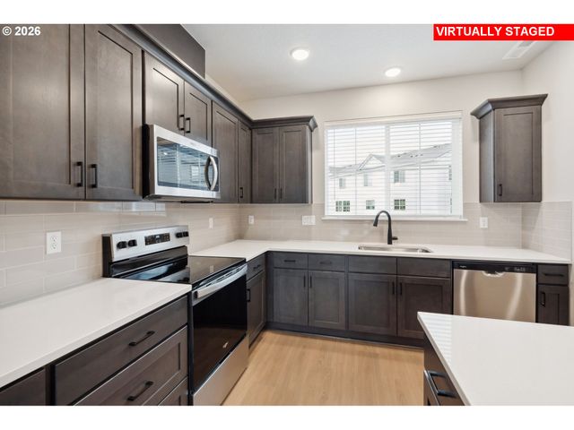 3421 Se EVERWOOD Ln, Hillsboro, OR 97123