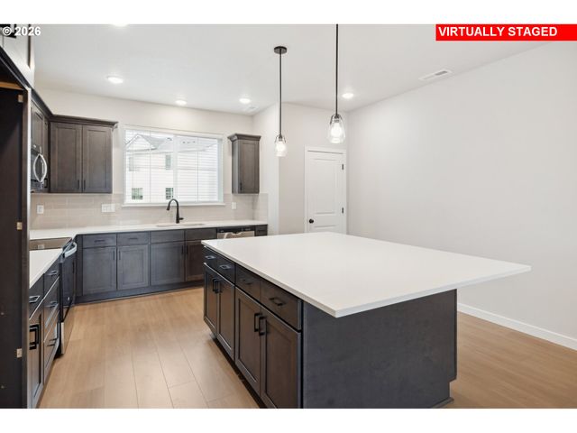 3421 Se EVERWOOD Ln, Hillsboro, OR 97123