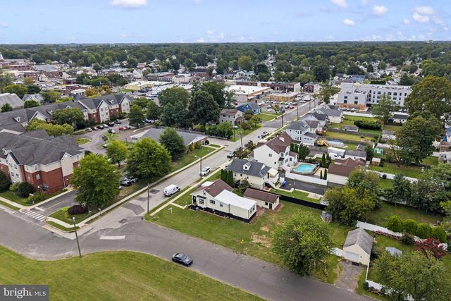 50 N LIPPINCOTT AVE, Maple Shade, NJ 08052