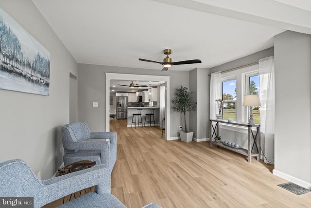 50 N LIPPINCOTT AVE, Maple Shade, NJ 08052
