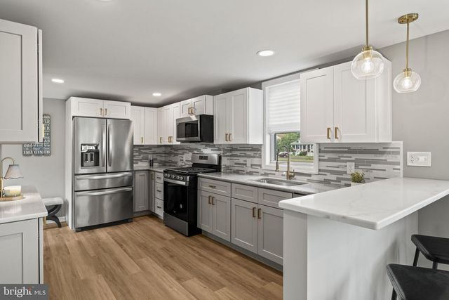 50 N LIPPINCOTT AVE, Maple Shade, NJ 08052