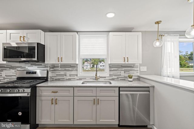 50 N LIPPINCOTT AVE, Maple Shade, NJ 08052