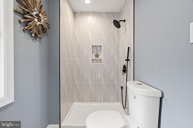 50 N LIPPINCOTT AVE, Maple Shade, NJ 08052