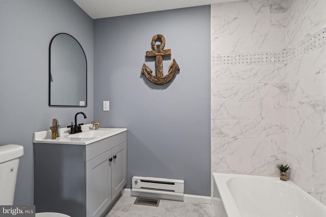 50 N LIPPINCOTT AVE, Maple Shade, NJ 08052