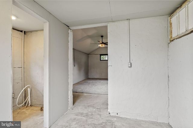 50 N LIPPINCOTT AVE, Maple Shade, NJ 08052