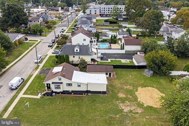 50 N LIPPINCOTT AVE, Maple Shade, NJ 08052