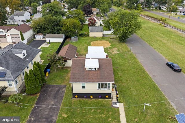 50 N LIPPINCOTT AVE, Maple Shade, NJ 08052