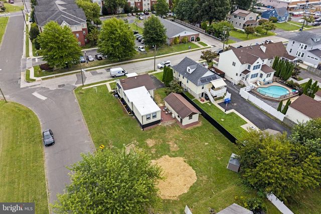 50 N LIPPINCOTT AVE, Maple Shade, NJ 08052