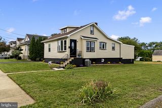 50 N LIPPINCOTT AVE, Maple Shade, NJ 08052