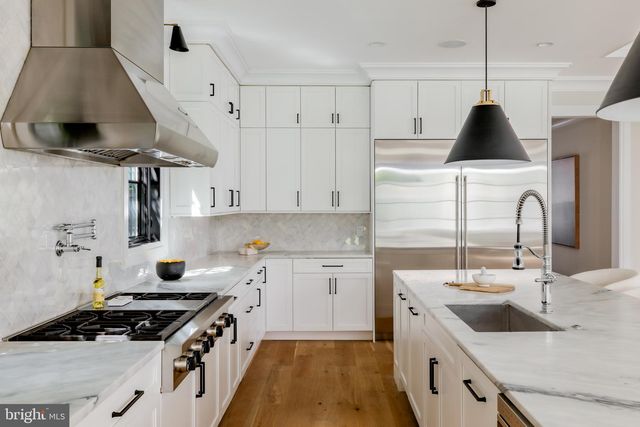 3117 38TH ST NW, Washington, DC 20016