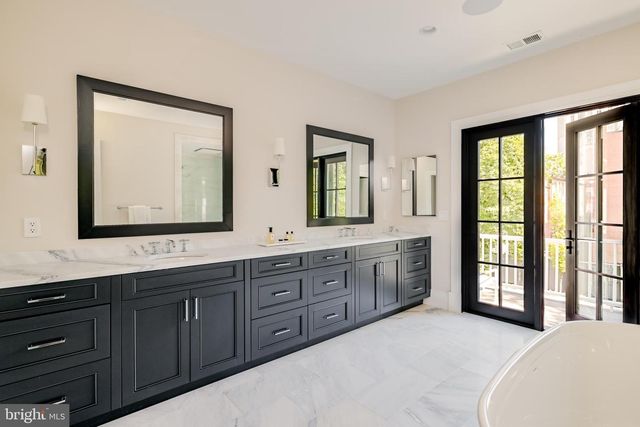 3117 38TH ST NW, Washington, DC 20016