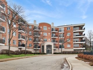 451 Town Place Circle 411, Buffalo Grove, IL 60089