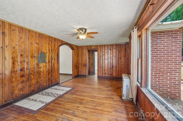 611 Reeves Cove Road, Candler, NC 28715