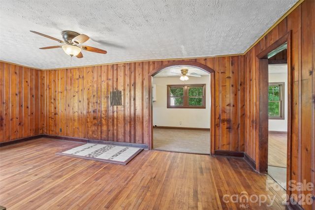 611 Reeves Cove Road, Candler, NC 28715