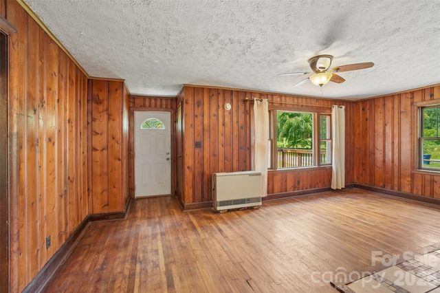 611 Reeves Cove Road, Candler, NC 28715