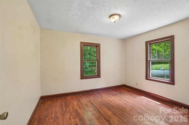 611 Reeves Cove Road, Candler, NC 28715
