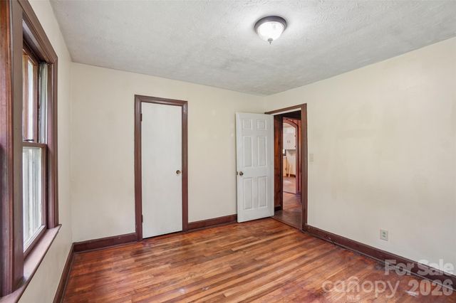 611 Reeves Cove Road, Candler, NC 28715