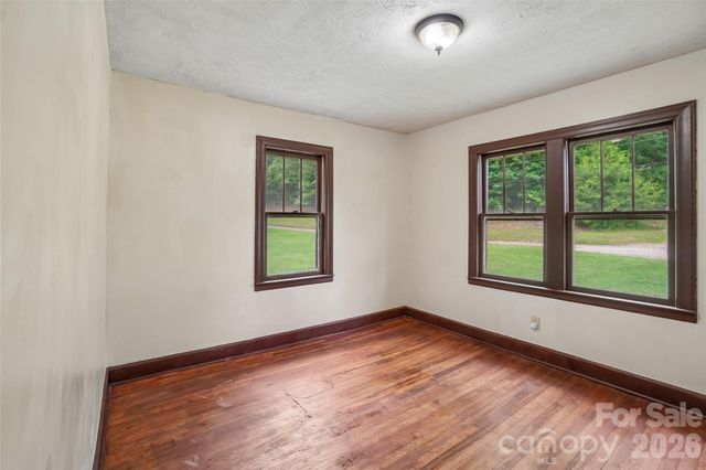 611 Reeves Cove Road, Candler, NC 28715