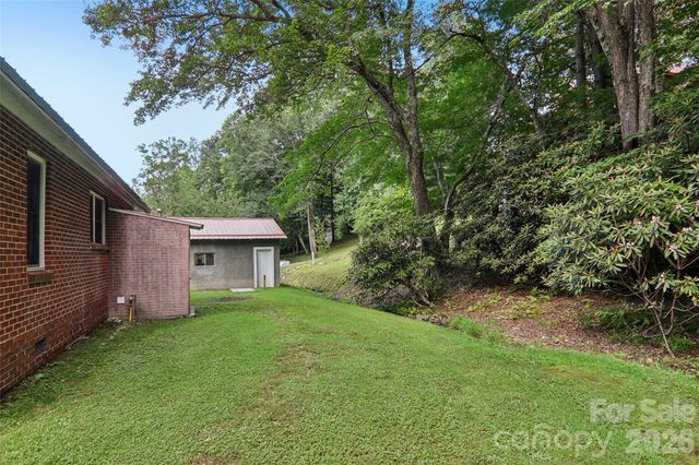 611 Reeves Cove Road, Candler, NC 28715
