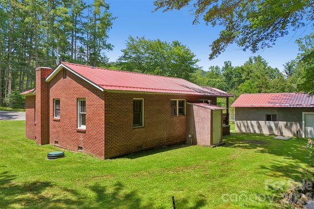 611 Reeves Cove Road, Candler, NC 28715