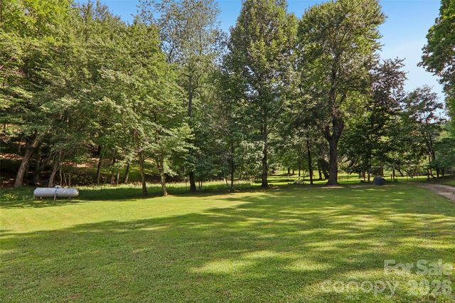 611 Reeves Cove Road, Candler, NC 28715