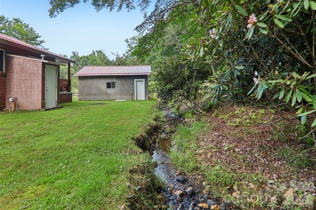611 Reeves Cove Road, Candler, NC 28715