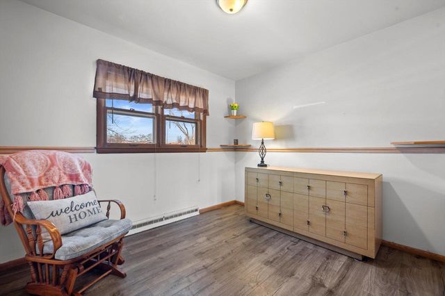 9043 W Grantosa DRIVE, Milwaukee, WI 53225