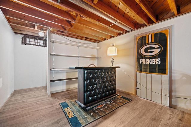 9043 W Grantosa DRIVE, Milwaukee, WI 53225