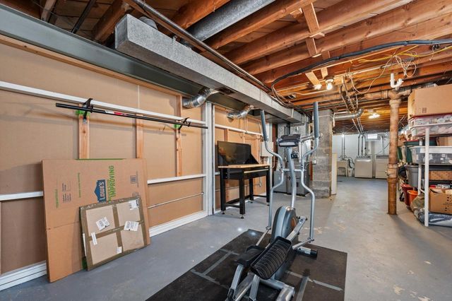 9043 W Grantosa DRIVE, Milwaukee, WI 53225