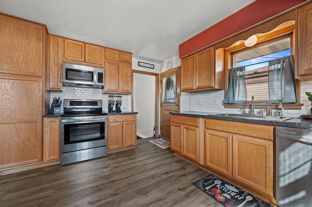 9043 W Grantosa DRIVE, Milwaukee, WI 53225