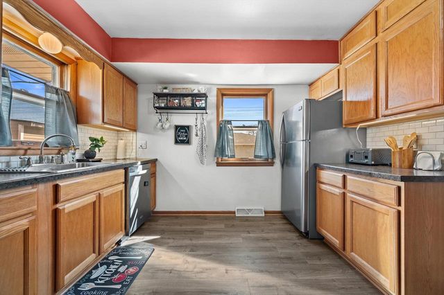 9043 W Grantosa DRIVE, Milwaukee, WI 53225