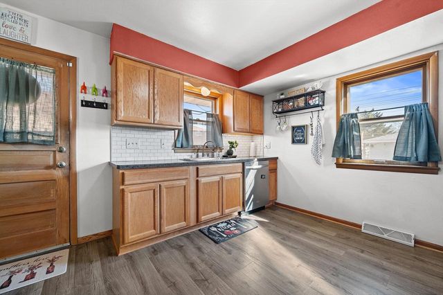 9043 W Grantosa DRIVE, Milwaukee, WI 53225