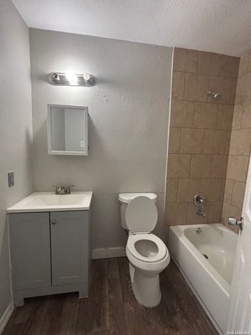 9235 Echo Port, San Antonio, TX 78242