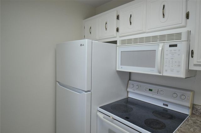 329 MOORINGS COVE DRIVE, Tarpon Springs, FL 34689