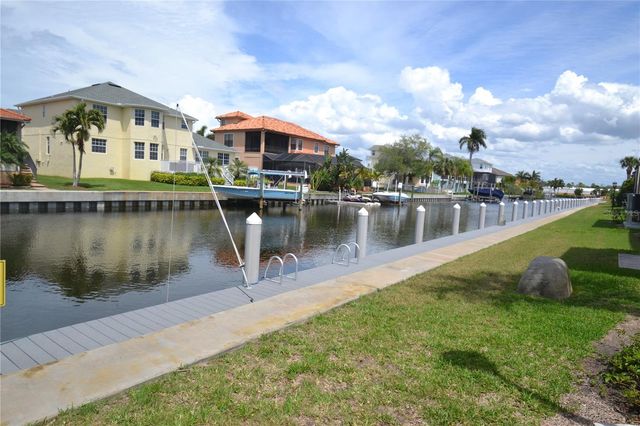 329 MOORINGS COVE DRIVE, Tarpon Springs, FL 34689