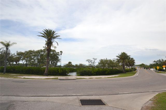 329 MOORINGS COVE DRIVE, Tarpon Springs, FL 34689
