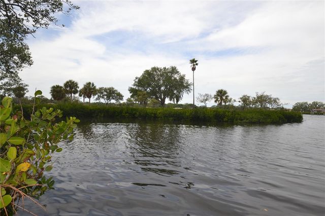 329 MOORINGS COVE DRIVE, Tarpon Springs, FL 34689
