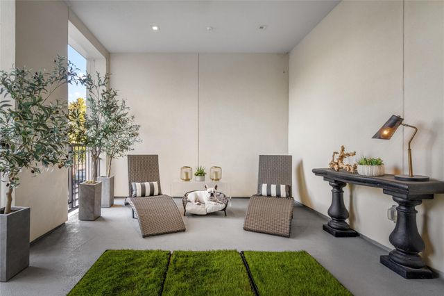 6017 Memorial 202, Houston, TX 77007