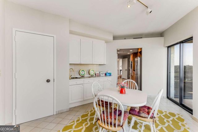 2660 Peachtree Road NW 18G, Atlanta, GA 30305