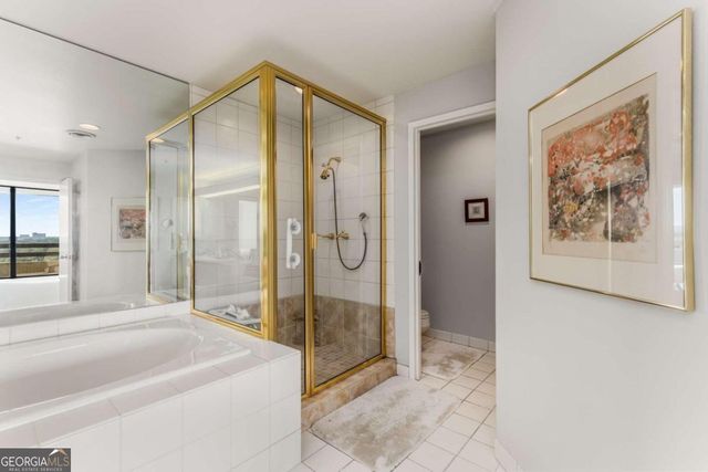 2660 Peachtree Road NW 18G, Atlanta, GA 30305