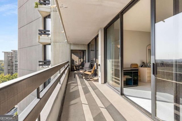 2660 Peachtree Road NW 18G, Atlanta, GA 30305