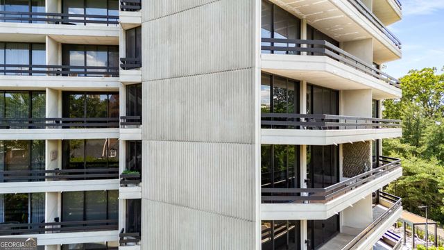 2660 Peachtree Road NW 18G, Atlanta, GA 30305