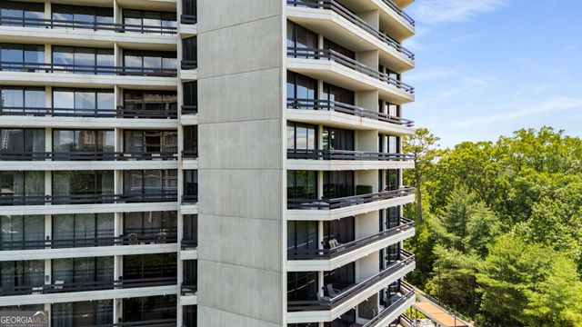 2660 Peachtree Road NW 18G, Atlanta, GA 30305