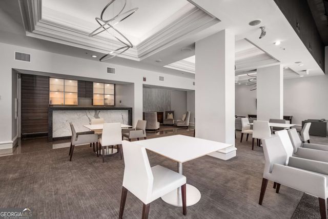 2660 Peachtree Road NW 18G, Atlanta, GA 30305