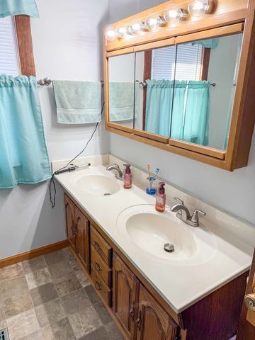 1226 N Walnut Street, Danville, IL 61832