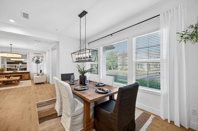 3220 Crocker Dr, Sacramento, CA 95818