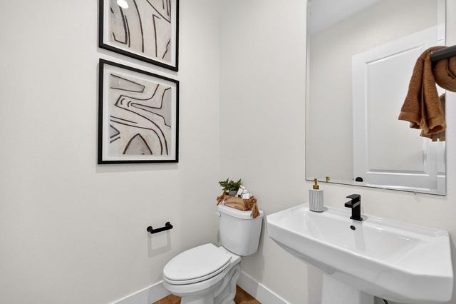 3220 Crocker Dr, Sacramento, CA 95818