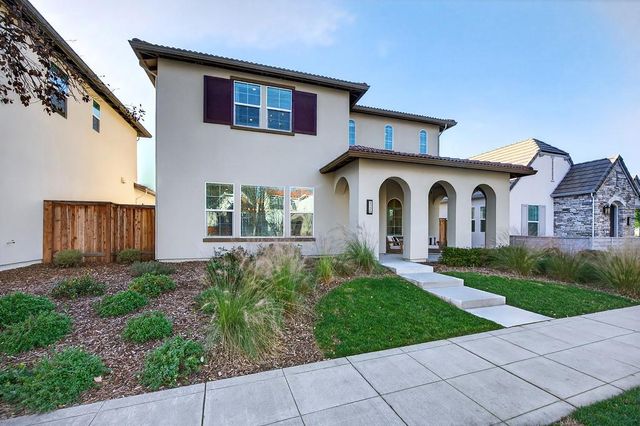 3220 Crocker Dr, Sacramento, CA 95818