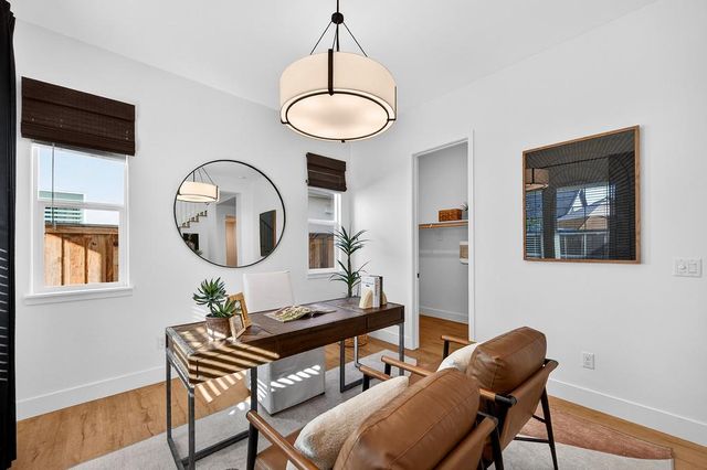 3220 Crocker Dr, Sacramento, CA 95818