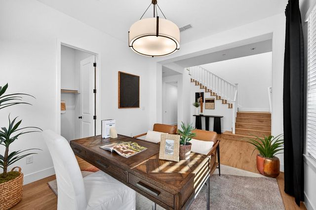 3220 Crocker Dr, Sacramento, CA 95818